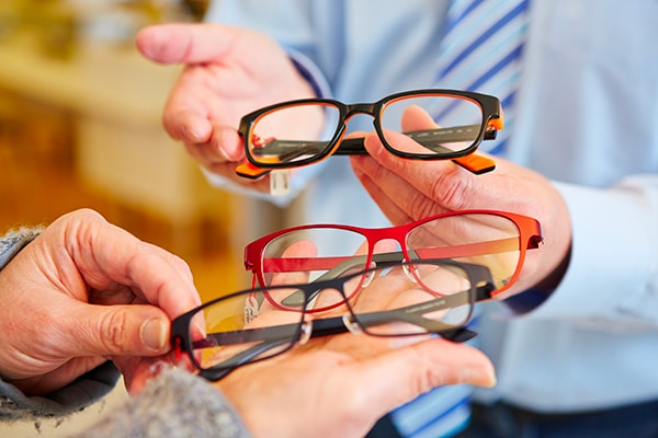 Lentilles de contact ou lunettes de vue